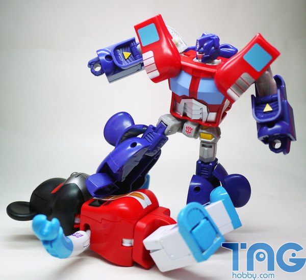 Preview Images Medicom 200 Bearbrick Transformers Optimus Prime, Bumblebee, Megatron, Starscream  (4 of 16)